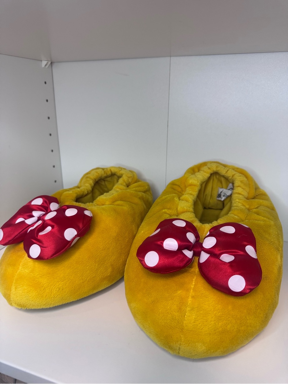 Disney Parks Minnie Mouse Yellow Plush Slippers Red Bow Adult Medium
